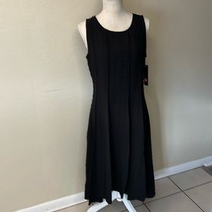 Sleeveless, round neck Black Dress